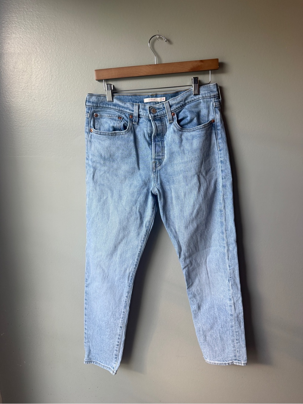 Levi’s Premium Wedgie Straight Crop Jeans Women’s 30 Light Wash